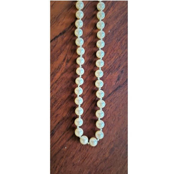 Set of 3 Necklaces: Pearl, Gold & Gunmetal - Picture 4 of 10